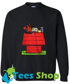 Snoop Dogg Smoking on Snoopy's doghous Sweatshirt_SM1