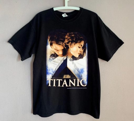 Vintage 1998 Titanic Stanley Desantis T-Shirt AA